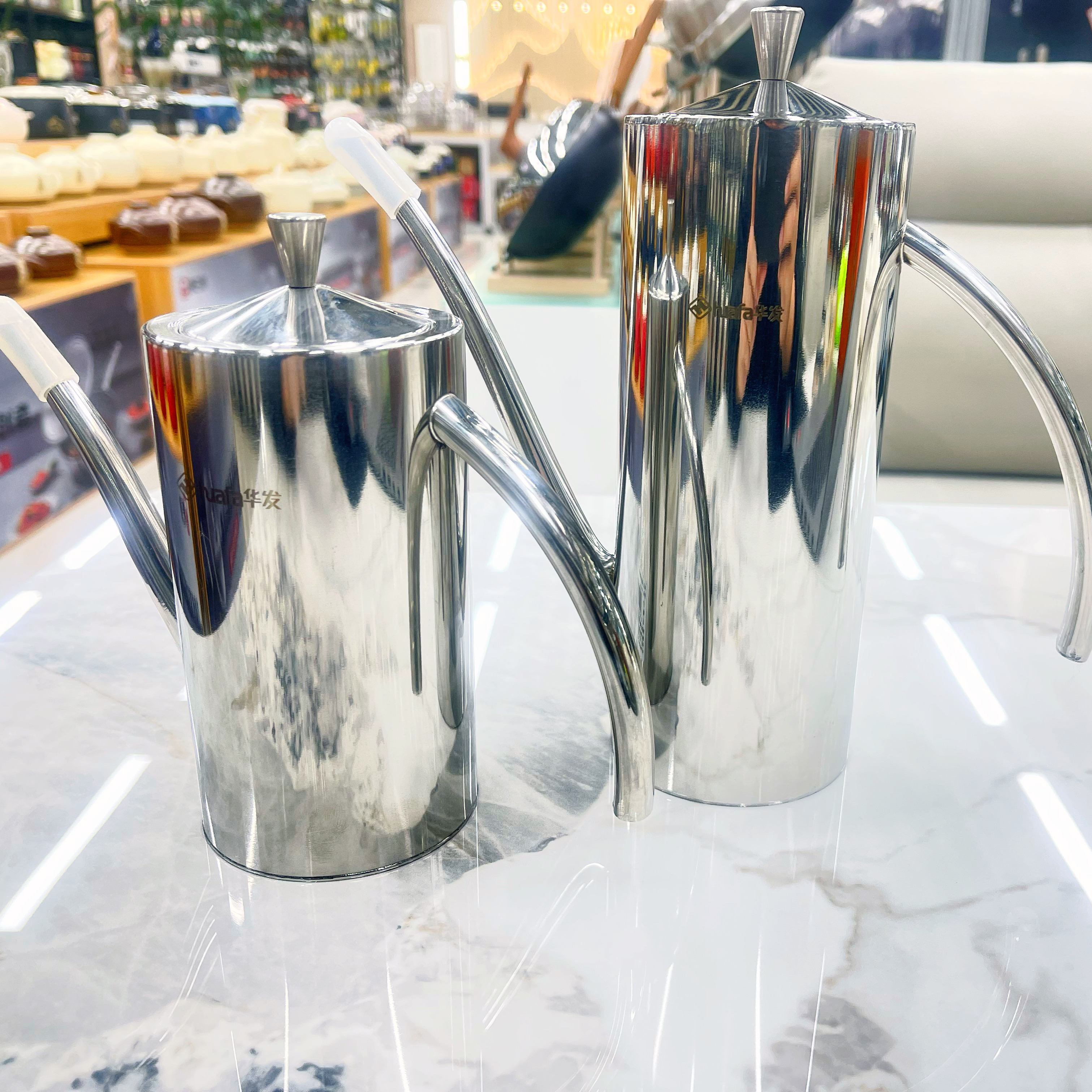 华发304不锈钢油壶厨房专用大号家用防漏油瓶商用调味瓶合酱油瓶醋瓶 大容量油壶700ml