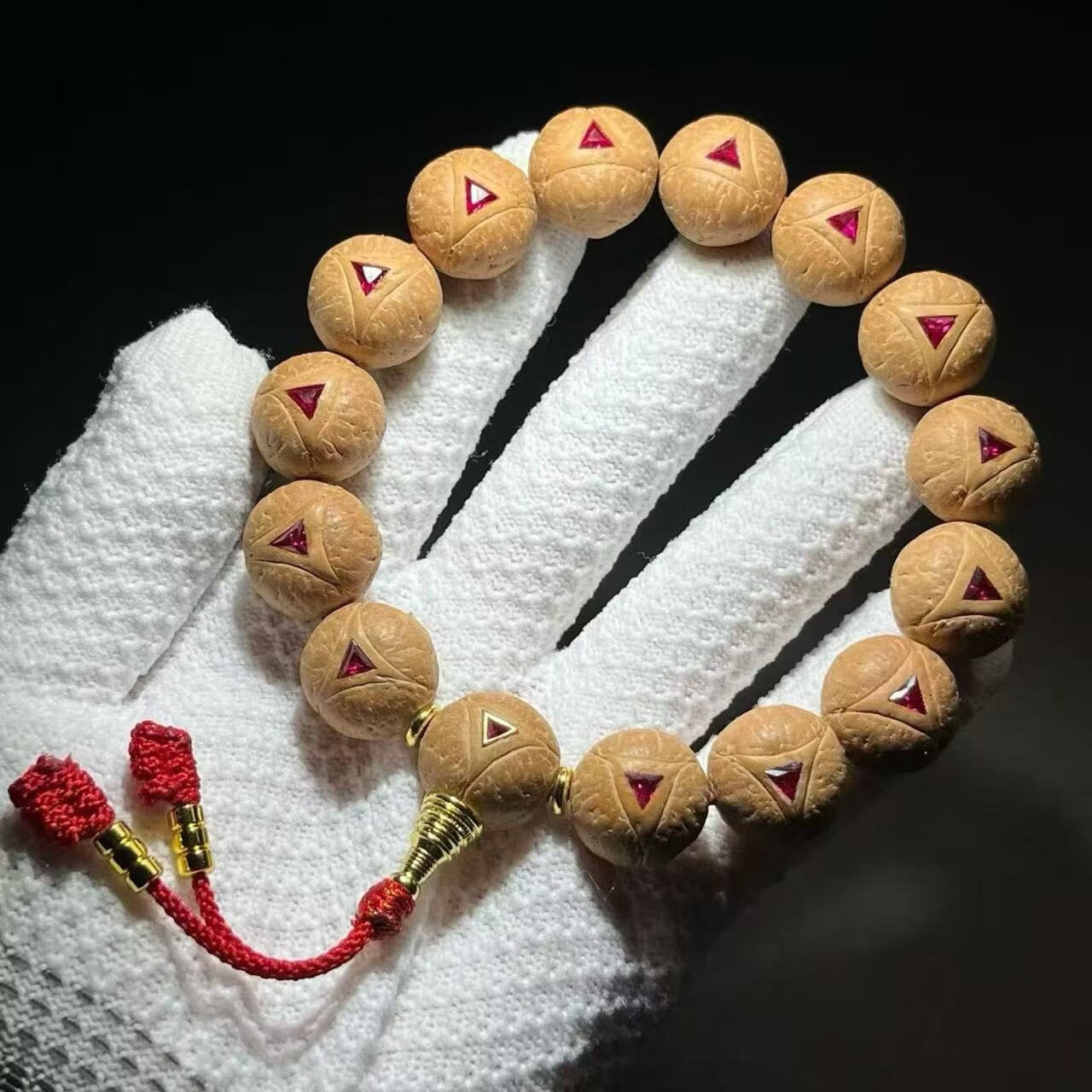 三角龙瞳红钻龙眼菩提手串精湛新工艺，精工镶嵌 15mm/14加1颗