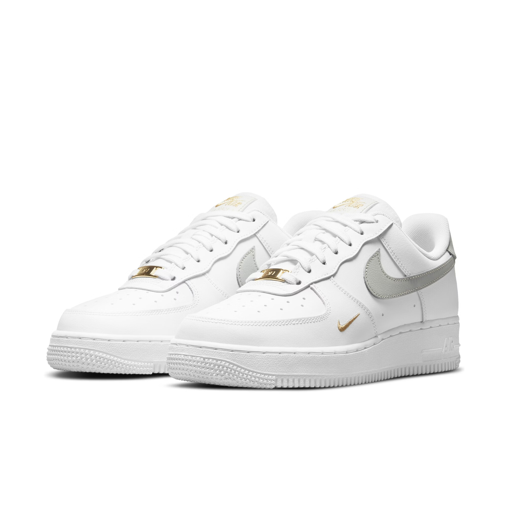 NIKE耐克空军一号AIR FORCE 1女子轻便运动鞋秋季胶底低帮CZ0270- 106白色/浅银/白色/浅银 37.5