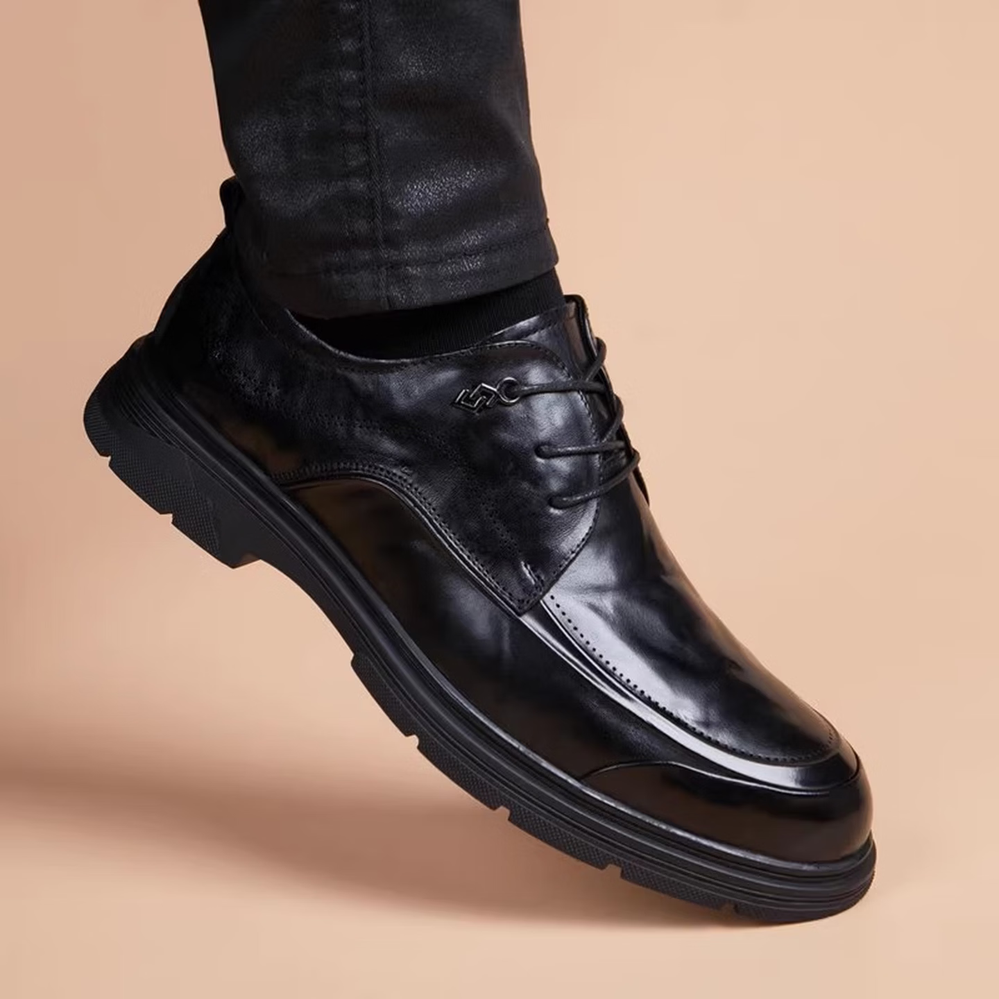 Walker Shop皮鞋男款2026新款真皮商务西装鞋男休闲增高夏季透气软底男士皮鞋 高档黑色【品牌男鞋 礼盒包装】 40