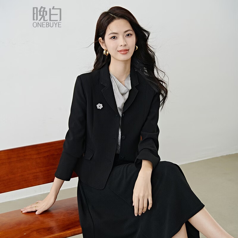 晚白【新品】2026春款miu系高级感翻驳领西装修身显瘦正肩短款外套女 黑色 XL