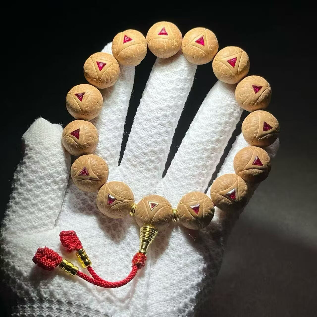 三角龙瞳红钻龙眼菩提手串精湛新工艺，精工镶嵌 15mm/14加1颗