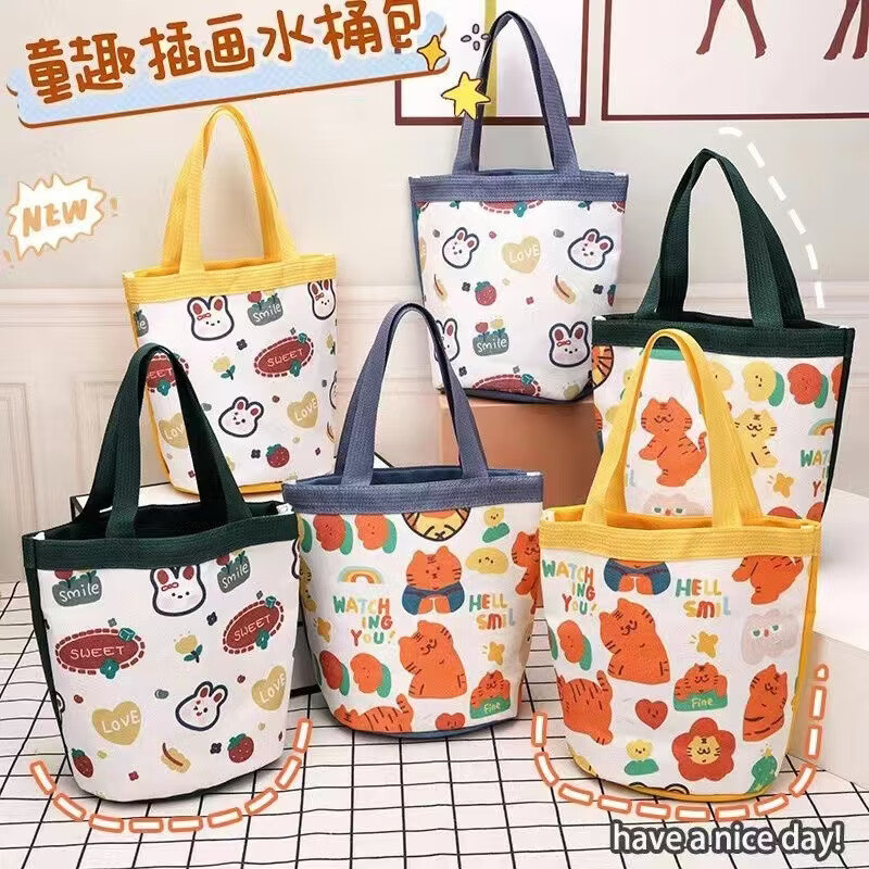 2024新款上班族女外出迷你手提圆筒拎袋子便当饭盒零食帆布水桶包 红色兔子