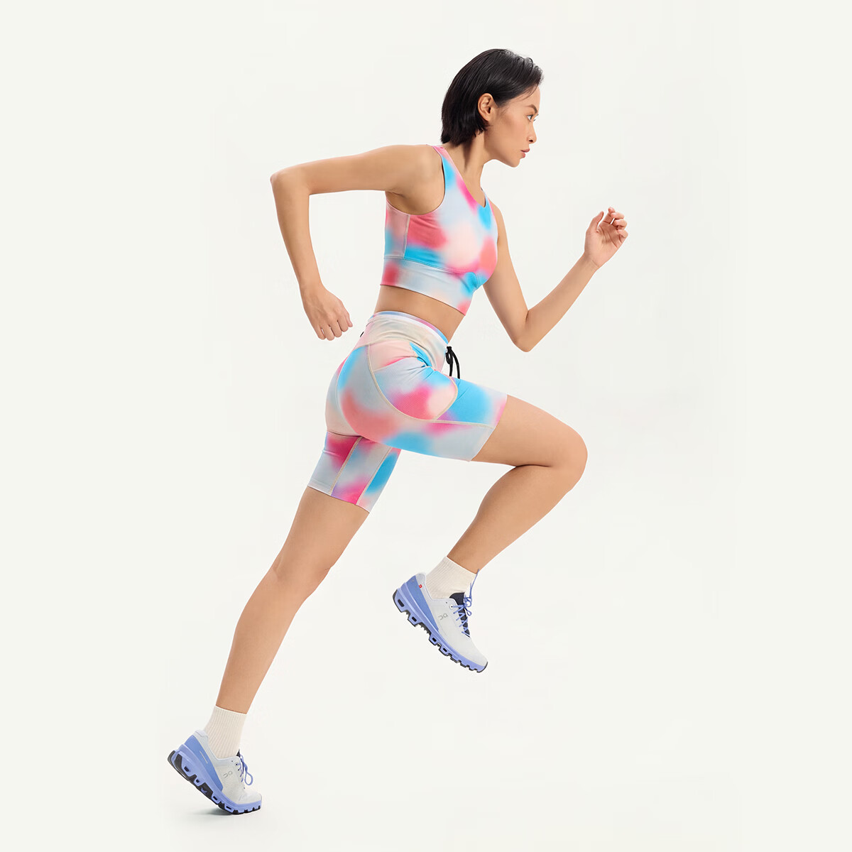 ULTRA GEAR优极逐羚·女款炫彩印花爽滑六兜跑步运动裤紧身短裤马拉松五分裤 炫彩黑 XL