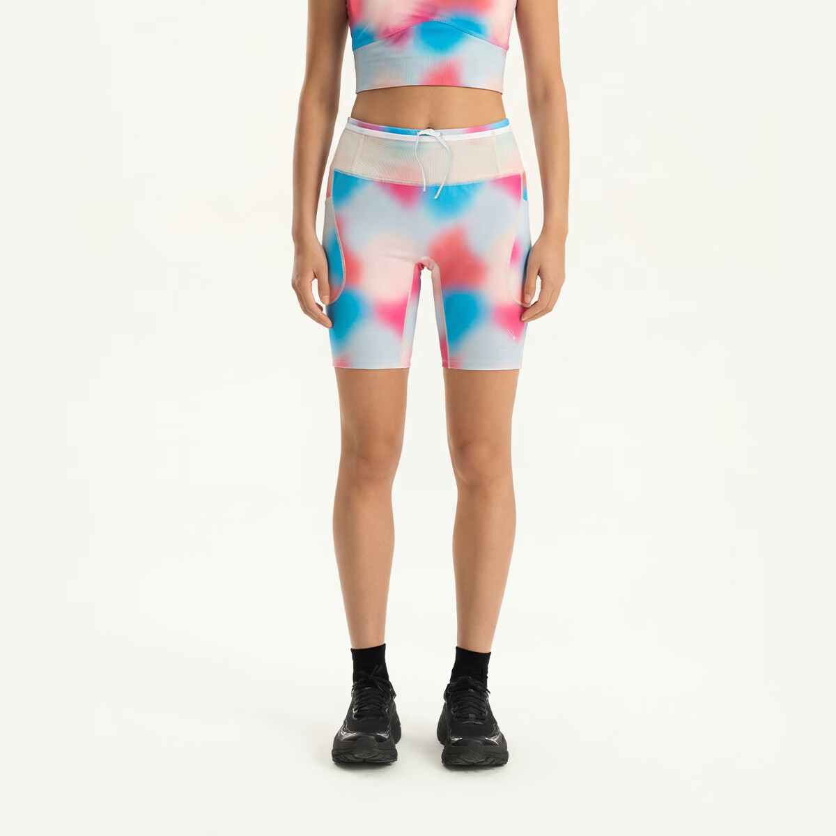 ULTRA GEAR优极逐羚·女款炫彩印花爽滑六兜跑步运动裤紧身短裤马拉松五分裤 炫彩黑 XL