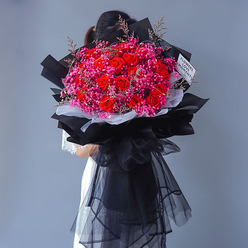 情人节/生日礼物 满天星配红色玫瑰