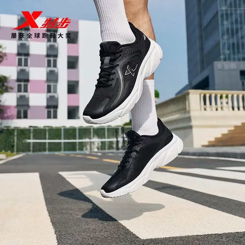 特步跑鞋细节图3