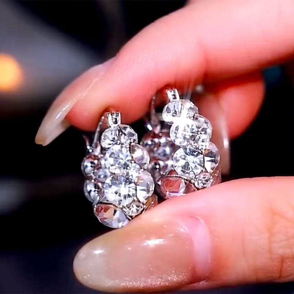 满钻耳环女2026新款潮时尚百搭耳扣简约高级感耳钉耳饰品小香风 潮流满钻耳环一对【送精美礼盒】