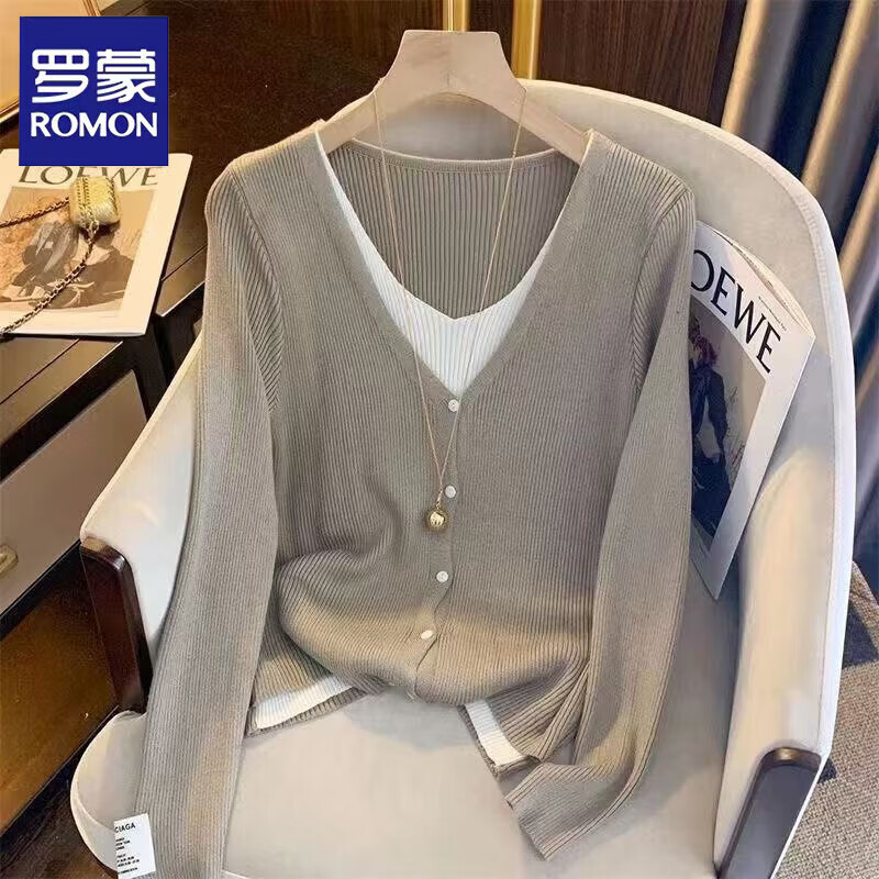 罗蒙（ROMON）V领假两件长袖针织衫女早秋季2026新款打底衫减龄洋气毛衣上衣 卡其色 M