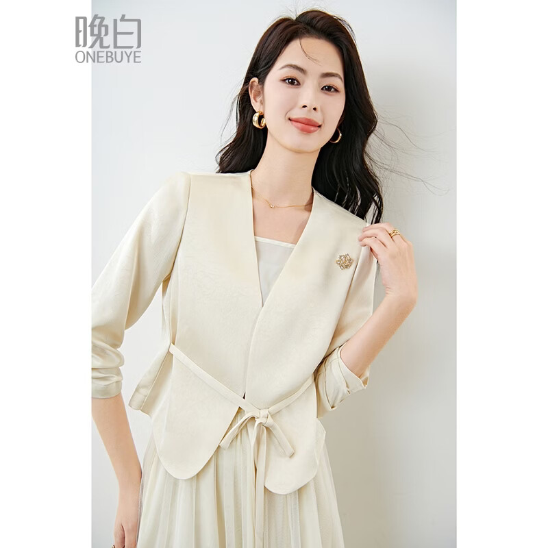 晚白【配胸针】2026春法式优雅缎感系带上衣暗纹肌理感重要场合短外套 杏色 S
