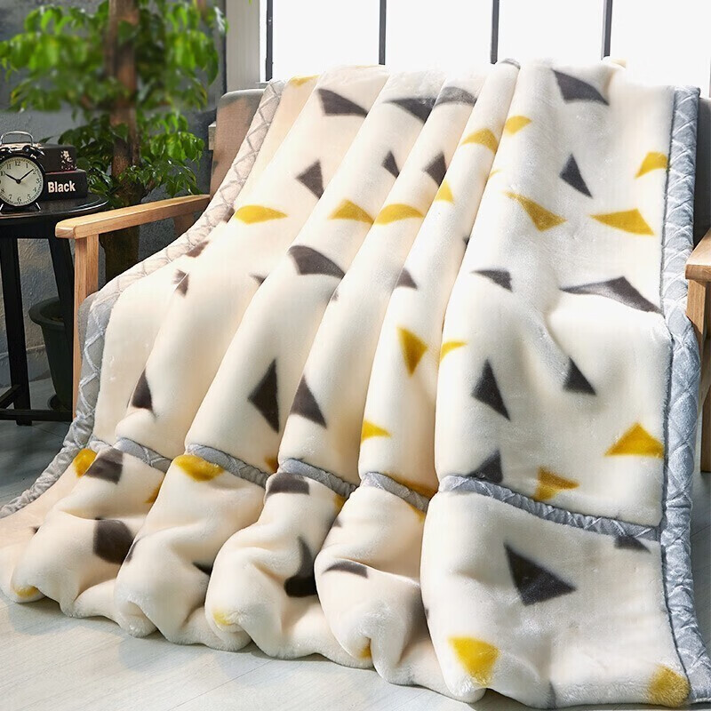 多兰诗（Duolanshi） 拉舍尔毛毯 加厚双层保暖毛毯被卡通婚庆盖毯秋冬家用毛巾被毛毯 米三角 150*200cm/约3.6斤