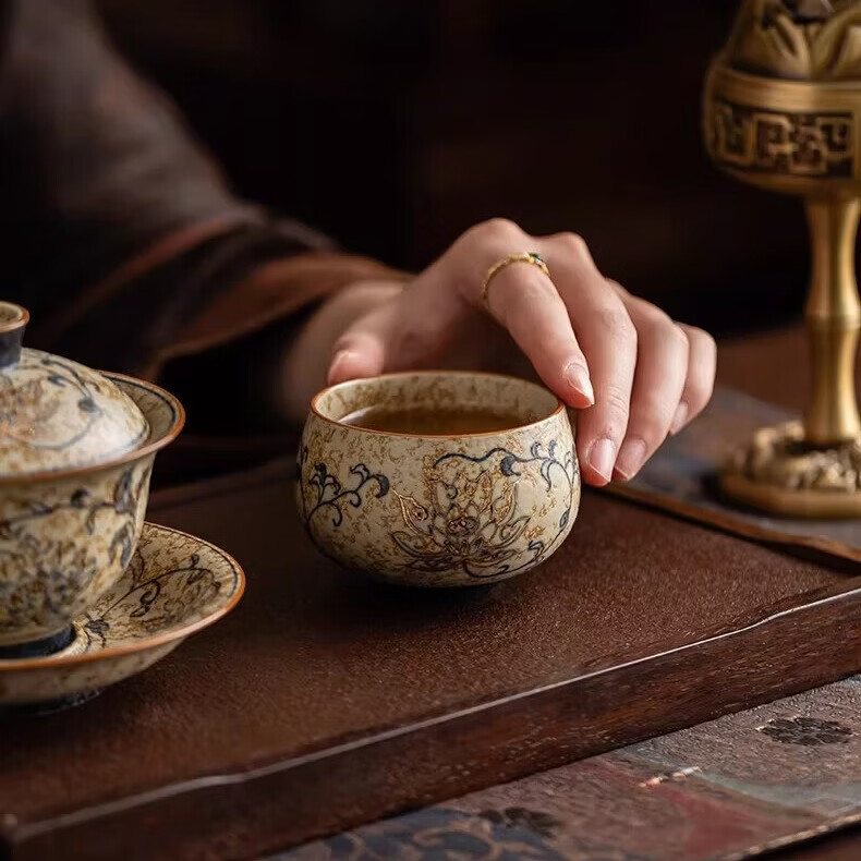 BOSSY敦煌手绘描金青花缠枝莲茶杯主人杯轻奢高档办公室家用品茗杯送礼 九色鹿丨手绘描金禅定对杯【礼盒装】