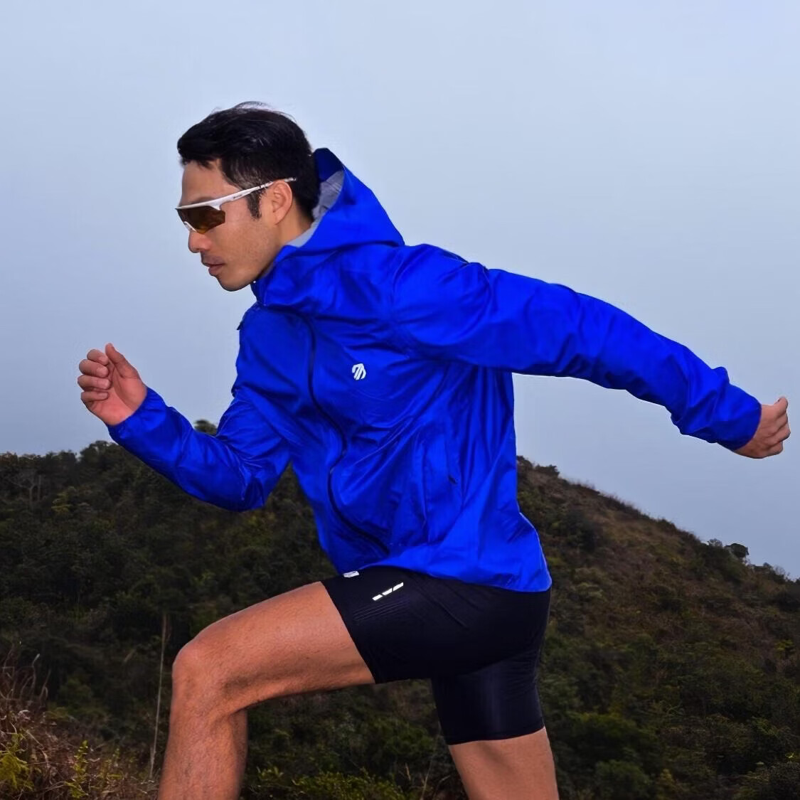 引擎鸟越野跑冲锋衣精英5.0 Pro男女款户外防风防水外套薄款登山服 克莱茵蓝(男款) M
