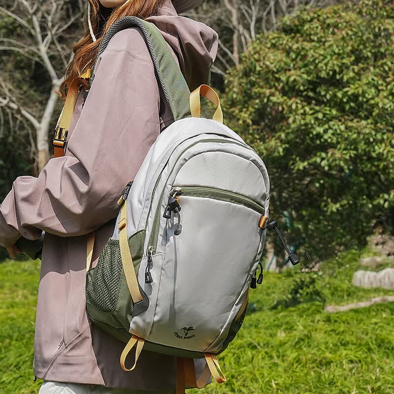 玛嘎户外轻便登山包男旅行徒步爬山装备背包女大容量运动防水双肩包 米白色