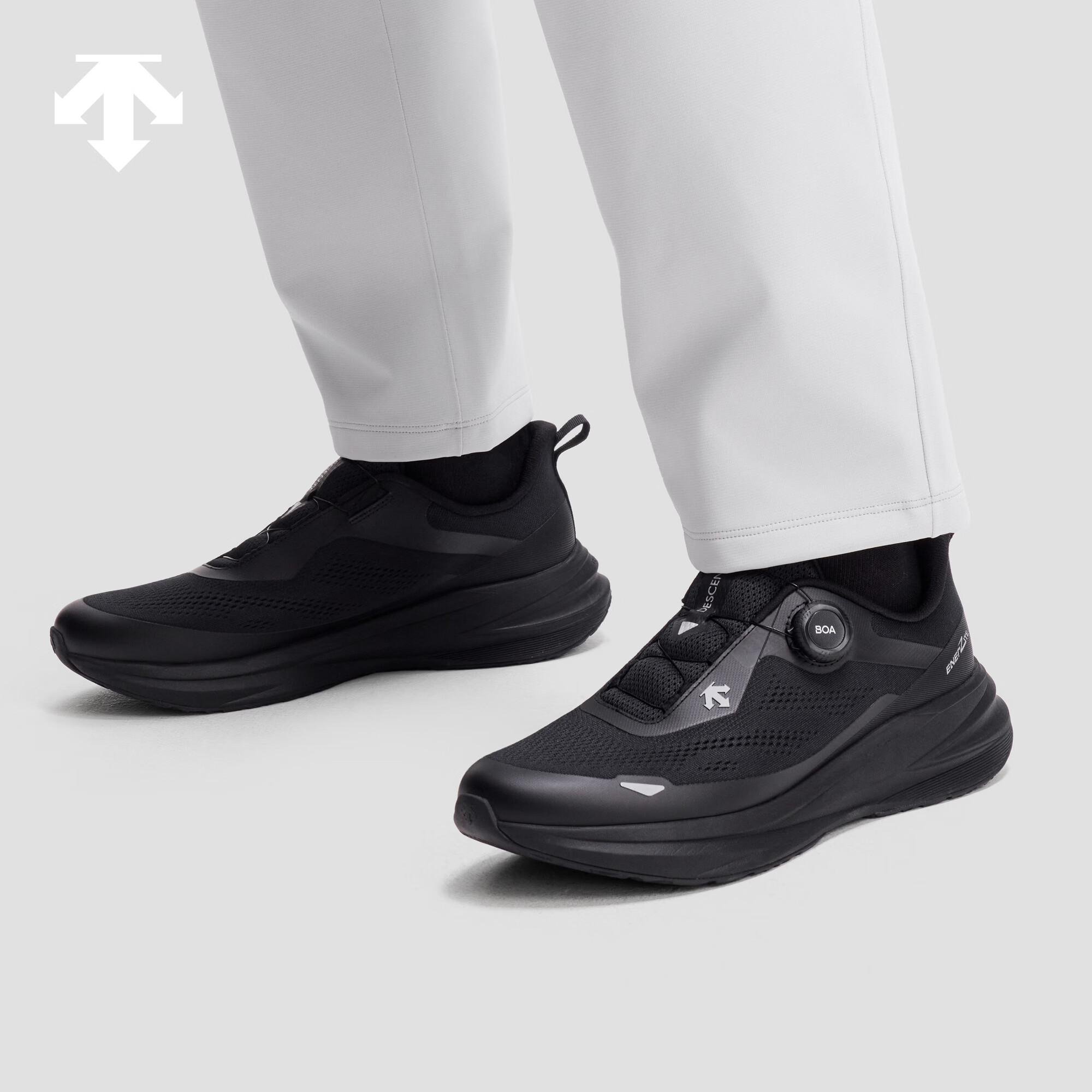 迪桑特（DESCENTE）LAVITATE男女款运动鞋BOA缓震回弹透气跑鞋跑步鞋 D6231RRN07-男子-BK-黑色 42