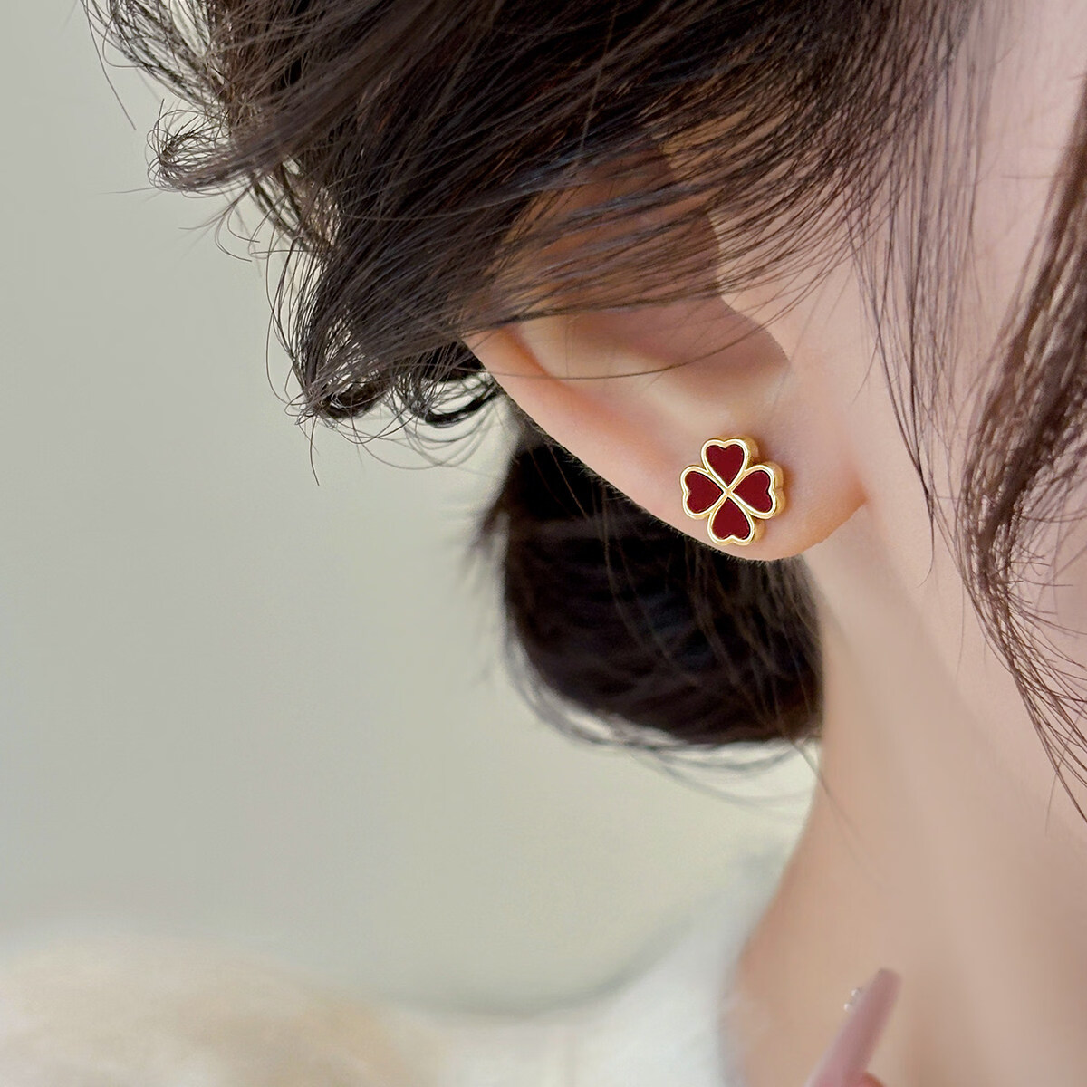 S999纯银新年红色四叶草耳钉小众设计高级耳饰2026新爆款耳夹耳环 鲜艳红色四叶草耳夹