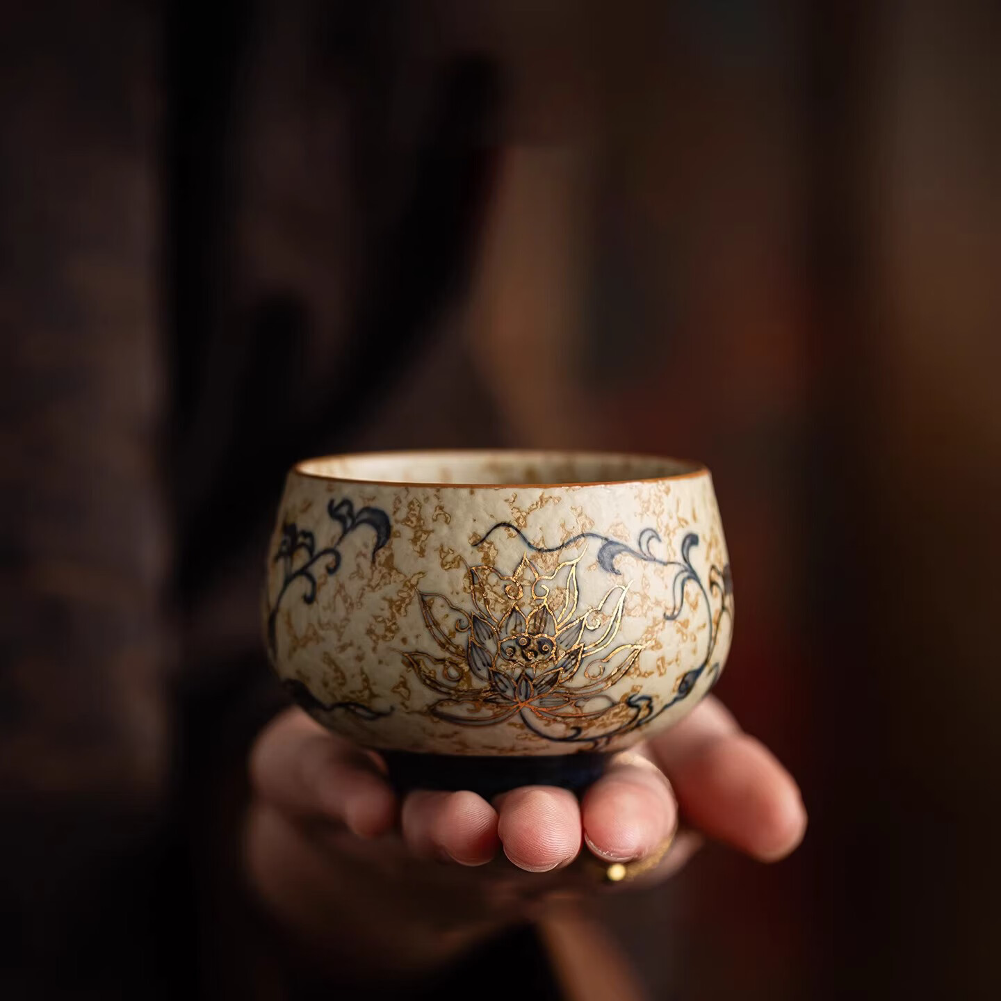 BOSSY敦煌手绘描金青花缠枝莲茶杯主人杯轻奢高档办公室家用品茗杯送礼 九色鹿丨手绘描金禅定对杯【礼盒装】