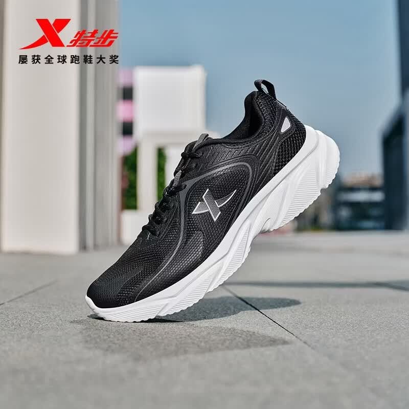特步跑鞋细节图1