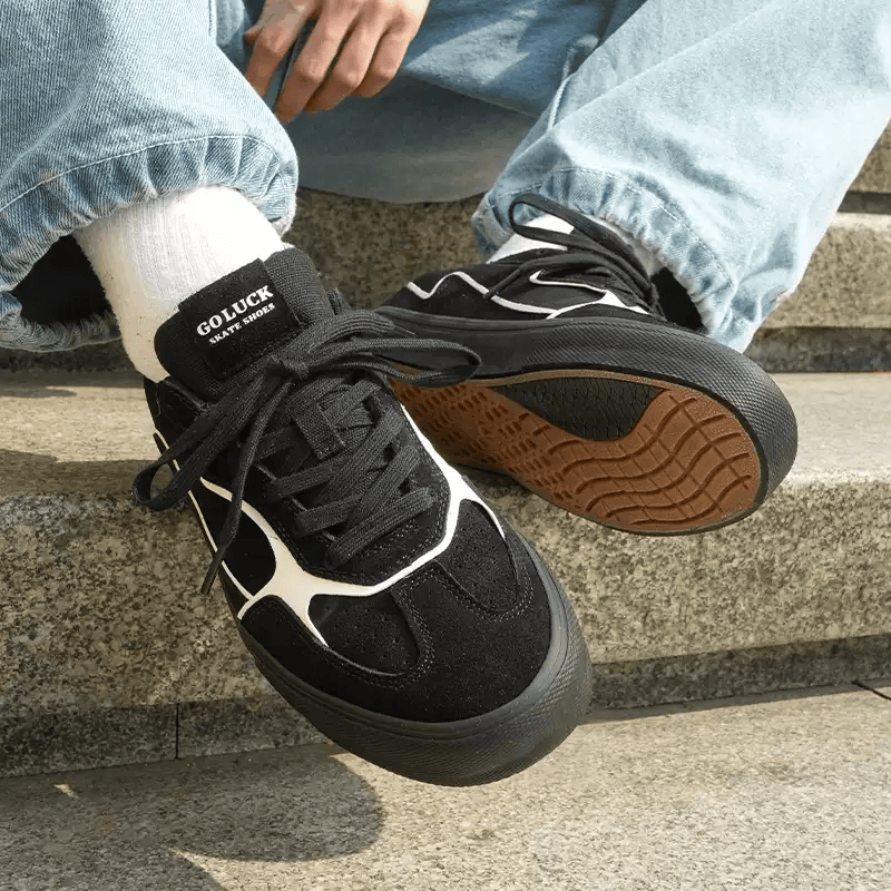 极路客新款 德训鞋二代 绿紫色男女款休闲美式运动板鞋专业滑板鞋 墨羽黑 43