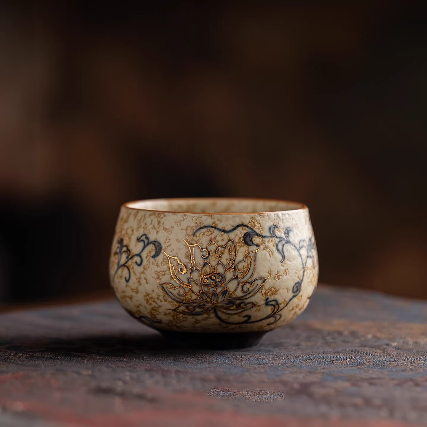 BOSSY敦煌手绘描金青花缠枝莲茶杯主人杯轻奢高档办公室家用品茗杯送礼 九色鹿丨手绘描金禅定对杯【礼盒装】