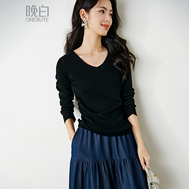 晚白【专享】2026年春款经典V领毛衣亲肤柔软褶皱修身针织衫女 黑色 L