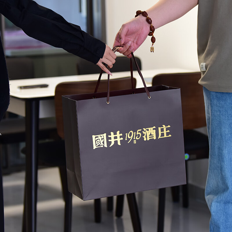 扳倒井白酒 52度1915典藏纯粮酿造酿造浓香型优级 礼盒装喜婚宴送礼白酒 52度 500mL 2瓶 （搭配礼袋）