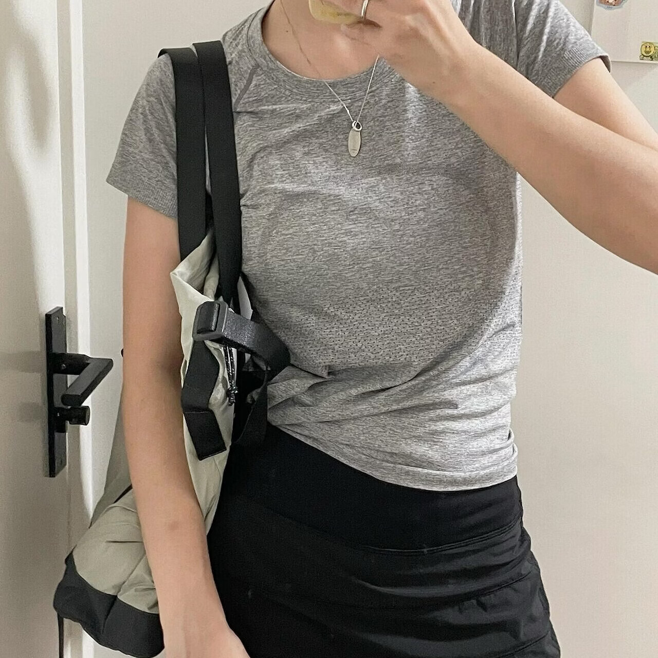 露露swiftly短袖女士运动短袖 T 恤 2.0速干透气高弹裸感面料运动 板岩灰 (带标) XL /8码(120-135斤)