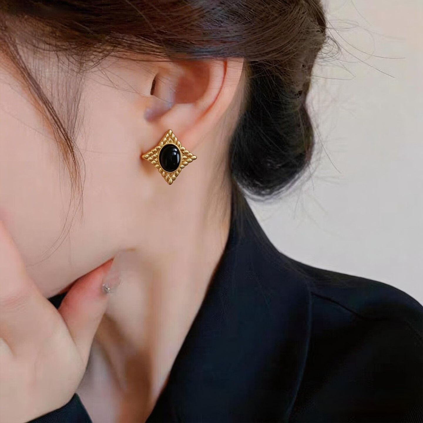 KRISTEN JUDI几何方形黑玛瑙耳环女银针菱格纹金色耳钉