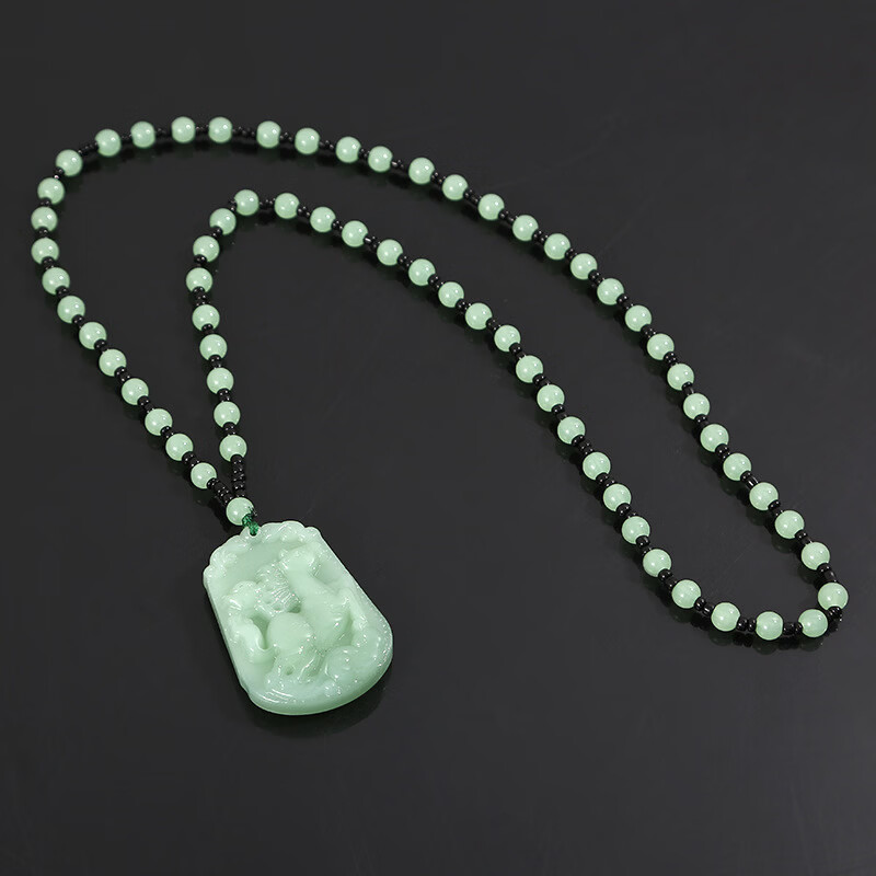 十二生肖玉石吊坠项链手工雕刻寓意美好保平安男女通用吊坠 生肖项链-午马
