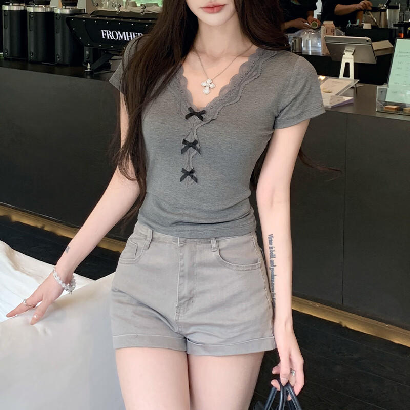 i gkppnj蝴蝶结蕾丝花边V领短袖T恤女2026夏季新款修身小众设计感女装 深灰色 L 【105-120斤】