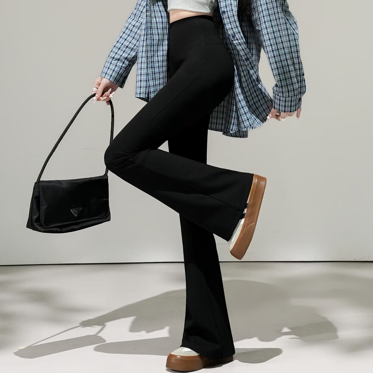 诗莉奥（SHILIAO）紧身修身显瘦显高健身瑜伽舞蹈鲨鱼皮打底外穿加长高个健美裤 黑色【喇叭四季薄款】 1条 L (105-130斤)