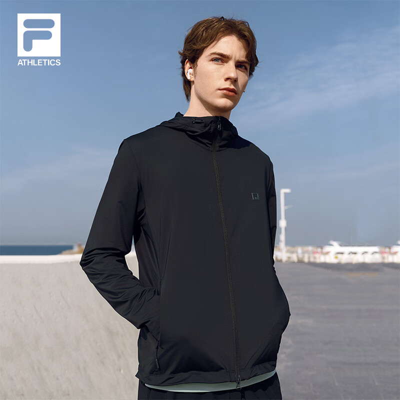 FILA 斐乐情侣男女款健身跑步运动户外轻薄外套凉感透气防晒连帽上衣  【夏季版男-凉感防晒衣】正黑色-BK （无冲锋衣功能） L