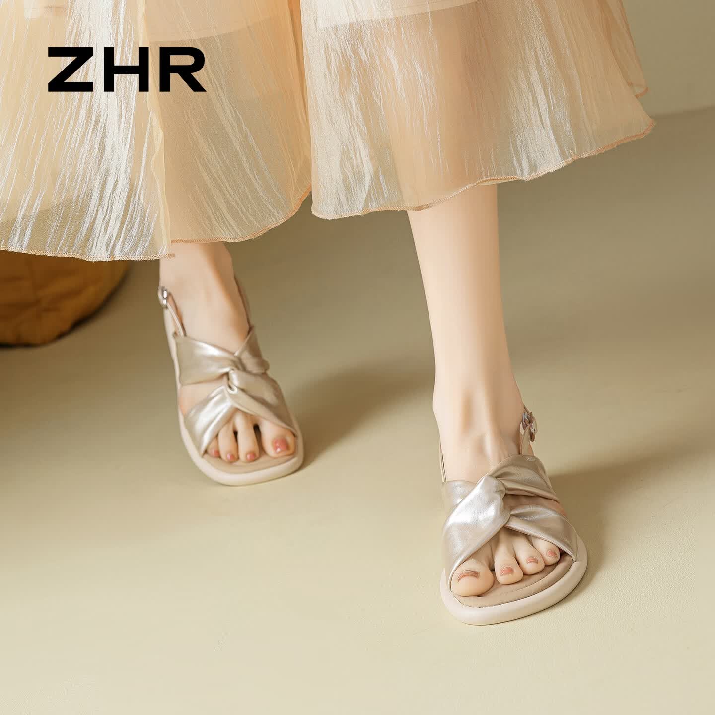 ZHR则则平底凉鞋女夏季外穿绝美凉拖鞋复古沙滩罗马女鞋不累脚M711香槟40