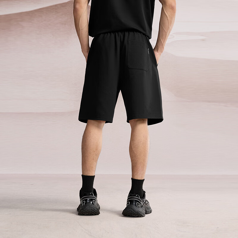 黑鲸(HLAJEANS)海澜之家旗下腰间抽绳休闲中裤男2026年夏季新品直筒短裤 黑色01 L