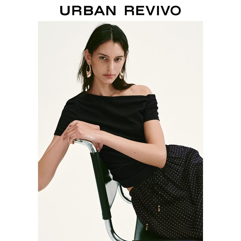 UR2026夏季新款女装魅力设计感一字领褶皱修身T恤UWG460043+ 正黑 M