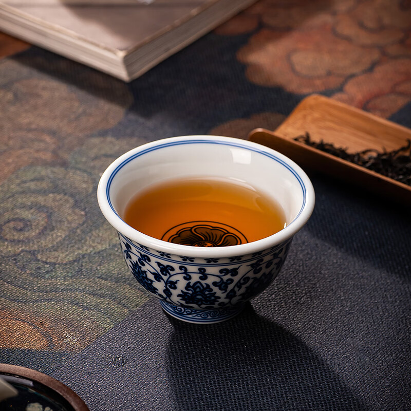 景德镇青花压手杯柴窑纯手绘仿古青花瓷加厚陶瓷主人杯单杯缠枝莲 仿永乐压手杯（花心款-礼盒装）