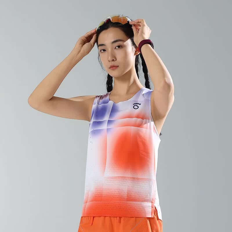 马孔多（macondo）2026春夏霓光风洞跑步竞赛背心 超轻速干分区散热透气马拉松背心 白色 男款 L 【男125-140/女115-130斤】