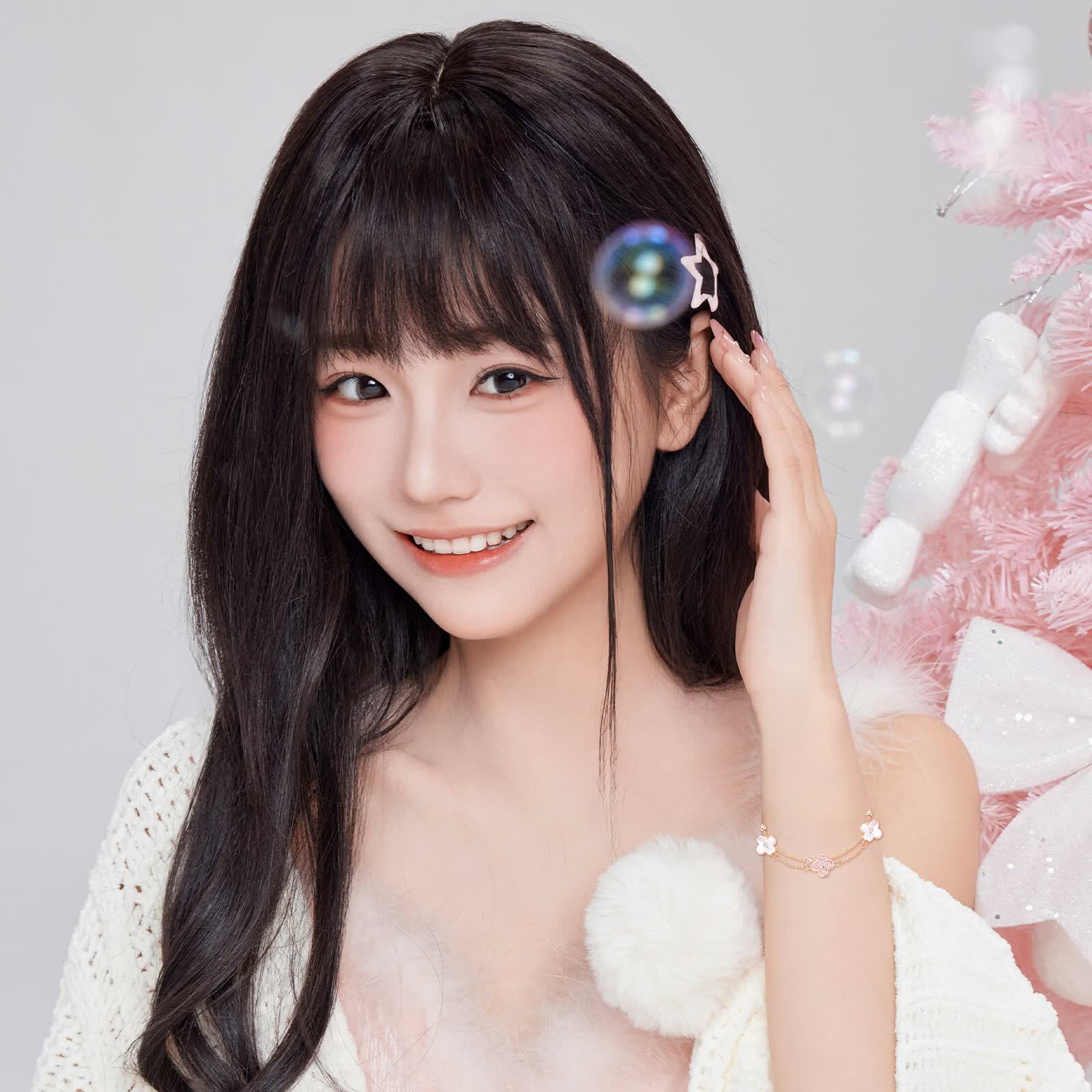 芭比（Barbie）【采用施华洛世奇元素水晶】四叶草简约小清新可爱灵动少女风手链 流光粉【施华洛世奇水晶款】