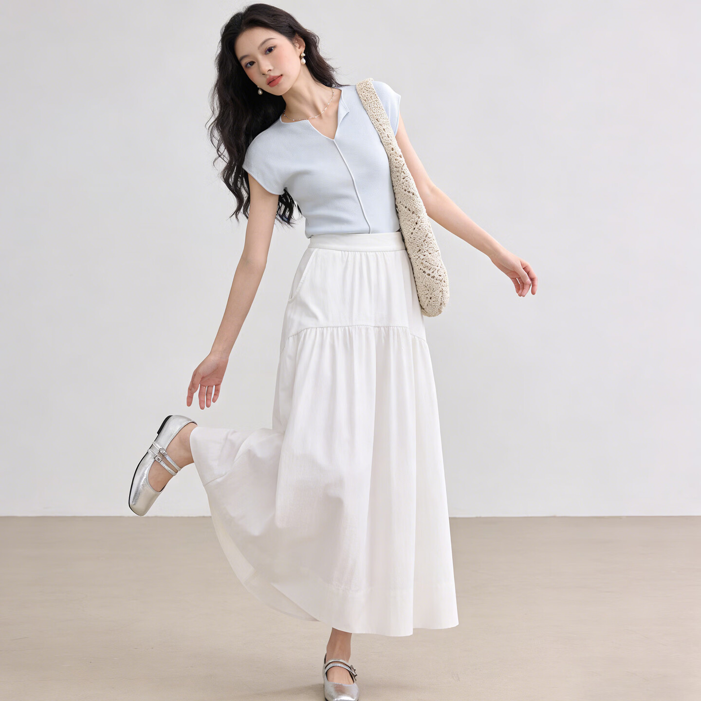 依凡芙夏季轻薄高腰A字伞裙女装新款时尚百搭拼接蛋糕裙遮肉显瘦半身裙 白色 M