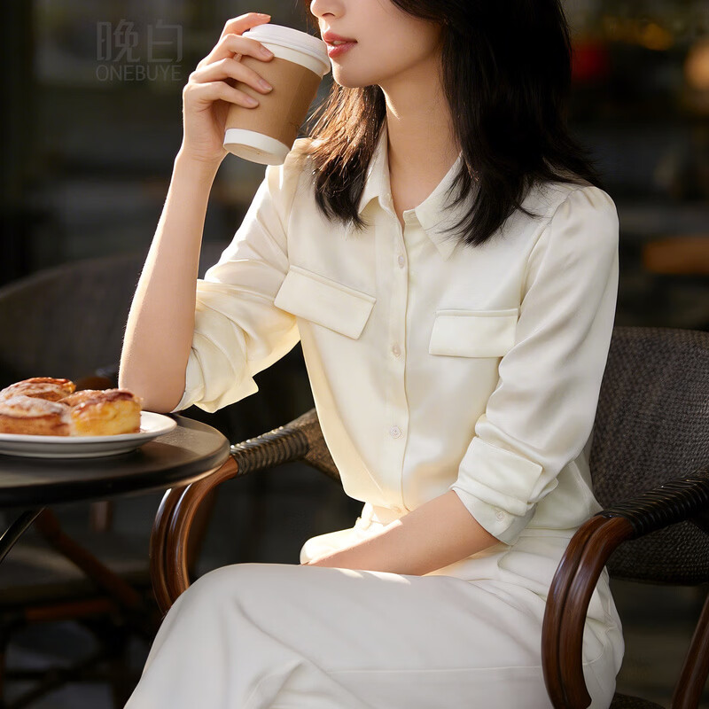 晚白2026年春高级感翻领正式场合面试公考衬衣缎面垂顺正装通勤衬衫女 米杏色 M