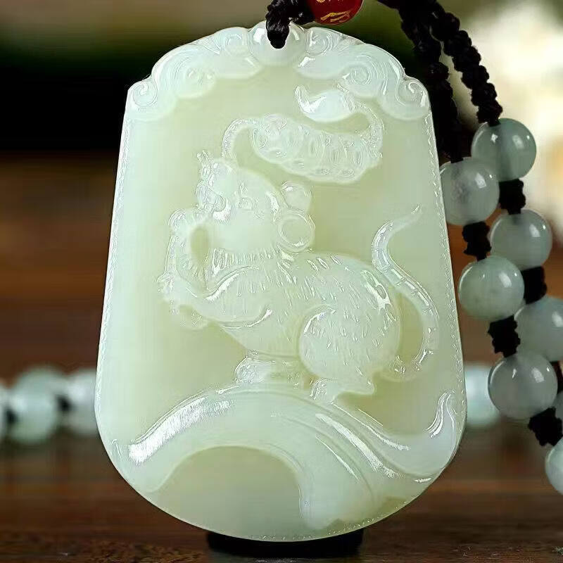 12生肖翡翠绿项坠玉石生肖吊坠阿富汗青白色玉石十二生肖属相吊坠 小生肖羊