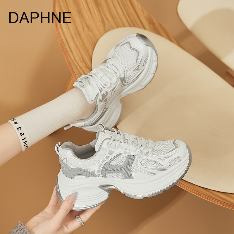 达芙妮厚底透气银色老爹鞋女2026新款春季复古百搭休闲网面跑步运动鞋 白灰色 40
