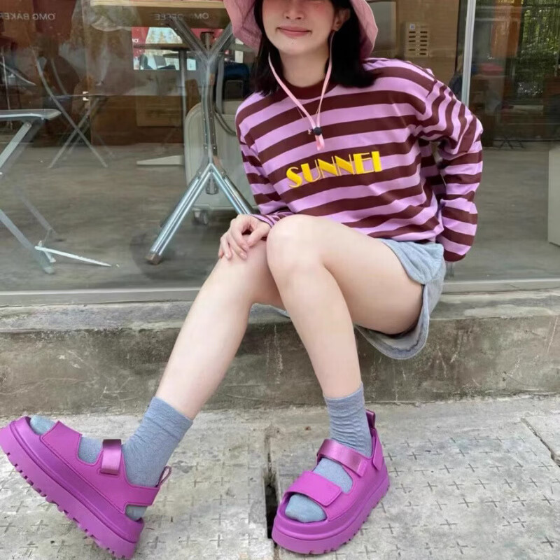 UGG EVERSHEEPSKINS2026新款夏季女士一字带炫金魔术贴厚底凉鞋时尚女鞋外穿沙滩拖鞋 UGG同款石英粉 39