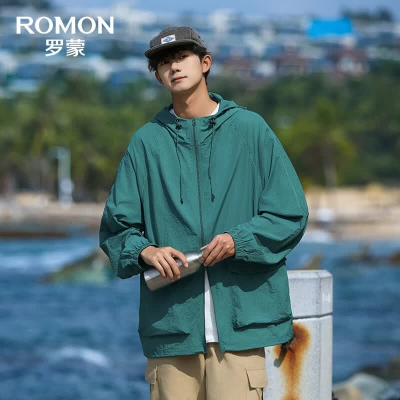 罗蒙（ROMON）UPF50+防晒衣男女同款连帽宽松薄款透气夏季情侣百搭户外防晒服 森林绿 M (165)【建议120-135斤】