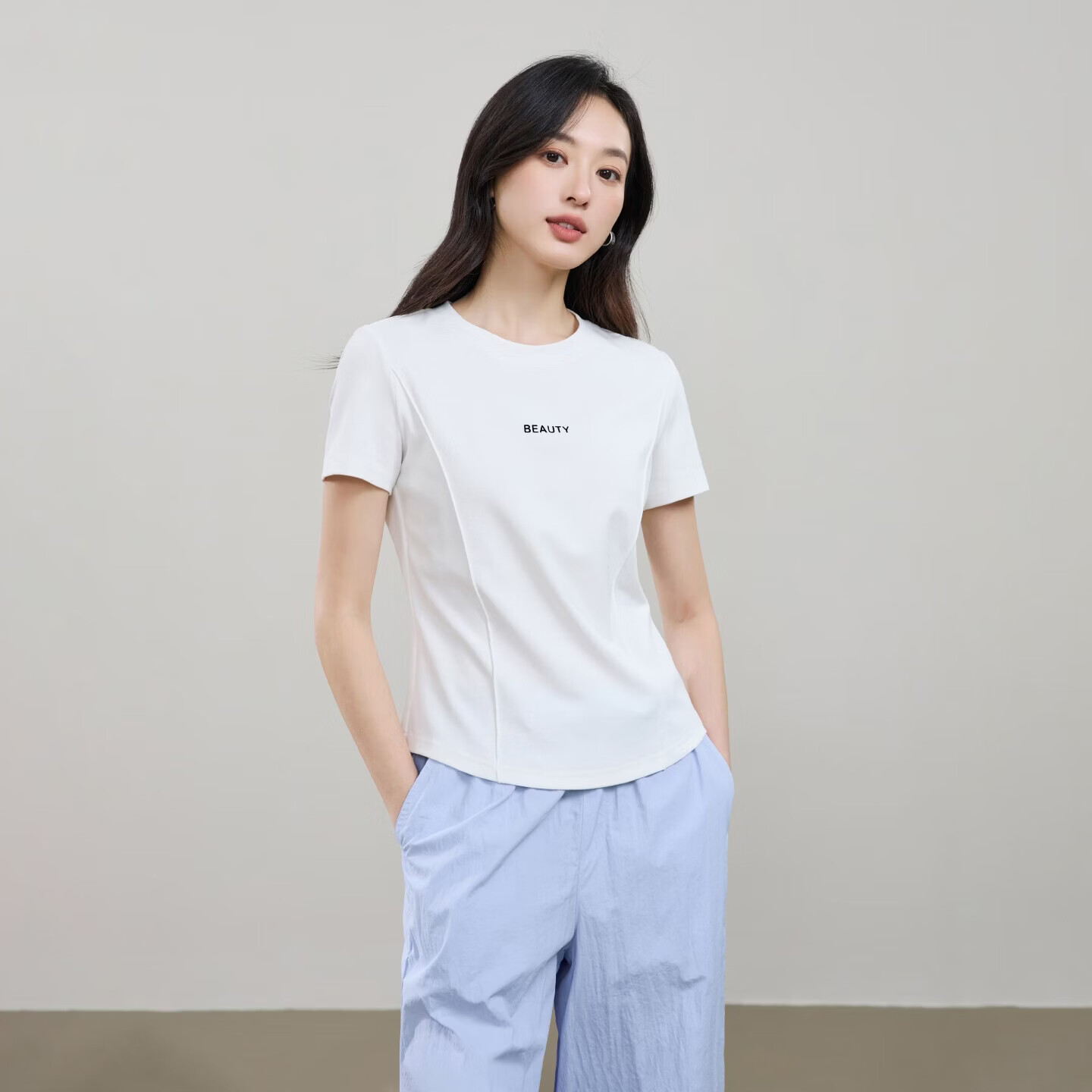 逸阳(ESE-Y)小蛮腰短袖t恤女2026年夏新款修身正肩显瘦打底圆领内搭上衣 云白色 L