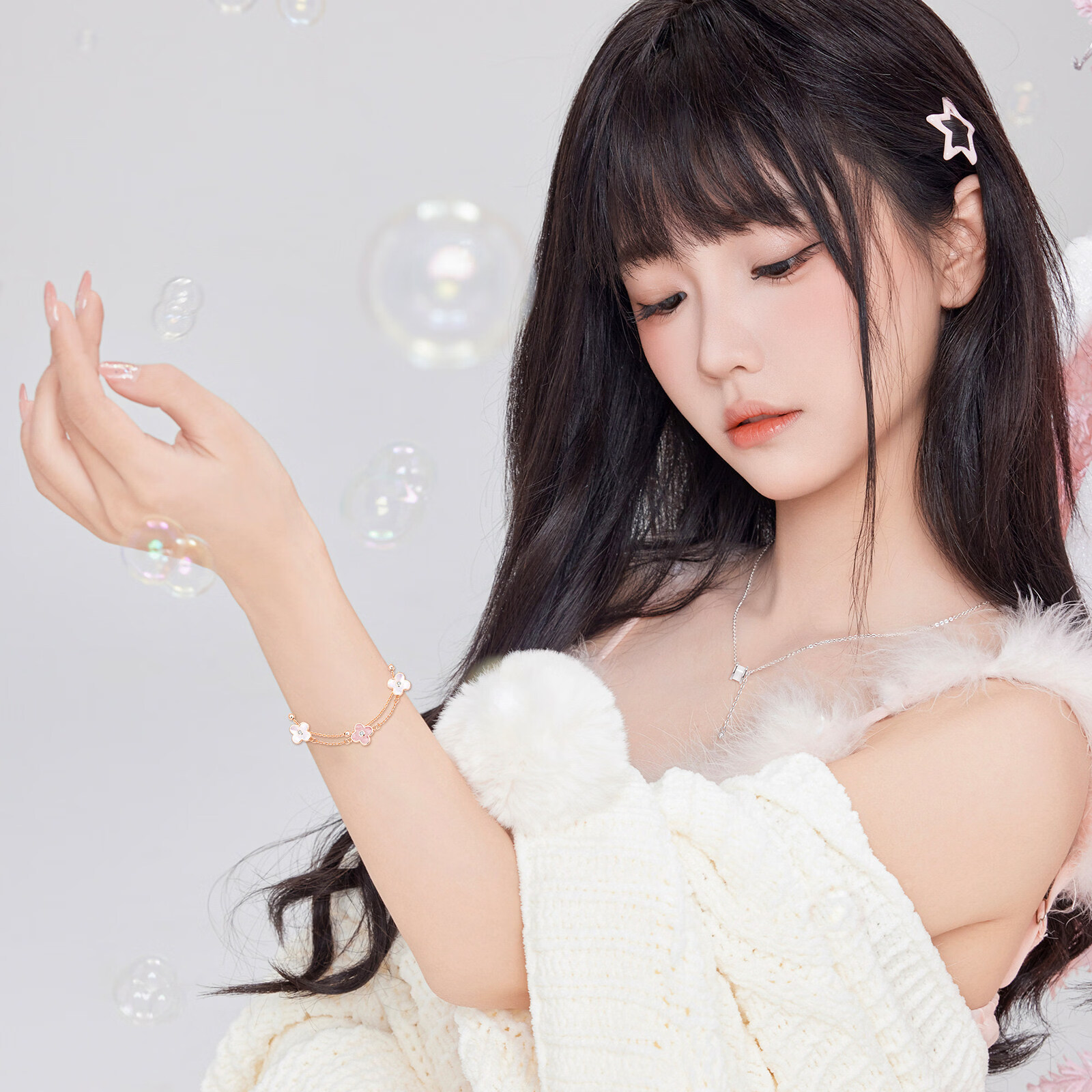 芭比（Barbie）【采用施华洛世奇元素水晶】四叶草简约小清新可爱灵动少女风手链 流光粉【施华洛世奇水晶款】