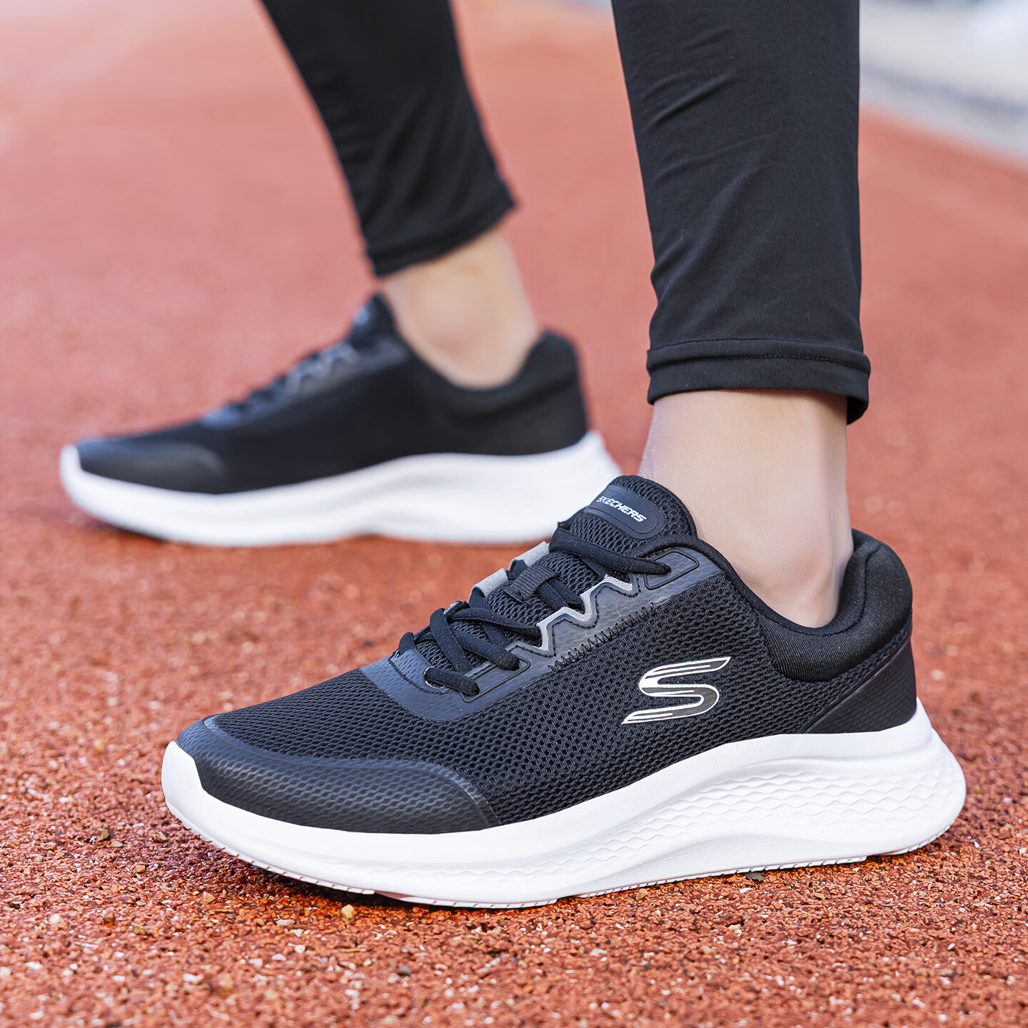 斯凯奇(Skechers)男鞋跑步鞋夏季新款网面透气运动鞋子男轻便舒适减震耐磨跑鞋官方 黑色/白色 41