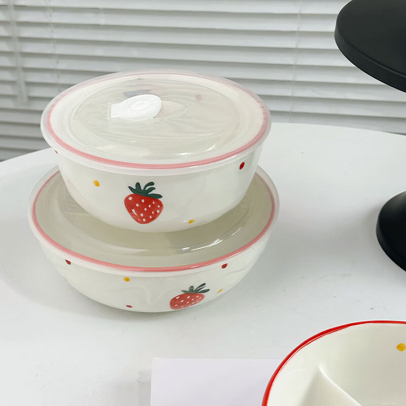 溥畔专用食品级陶瓷打饭一人食减肥餐分隔饭盒上班族自带分格蒸碗餐盘 草莓三分格/带盖/筷勺盒