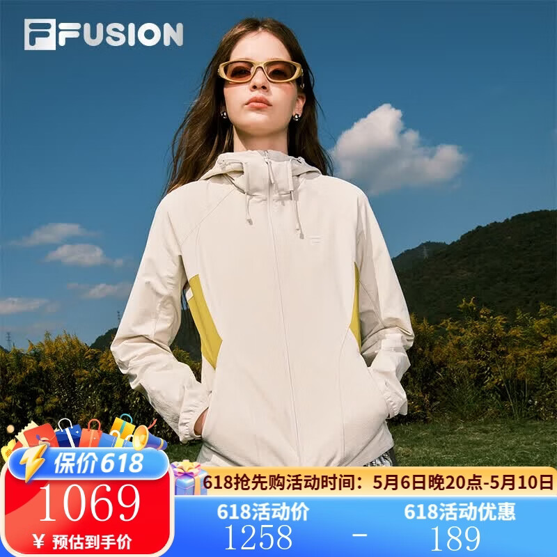 FILA FUSION斐乐潮牌梭织外套女2026春新款休闲拼色修身连帽上衣女 椰汁白卡其-LK XS 155/76A/XS