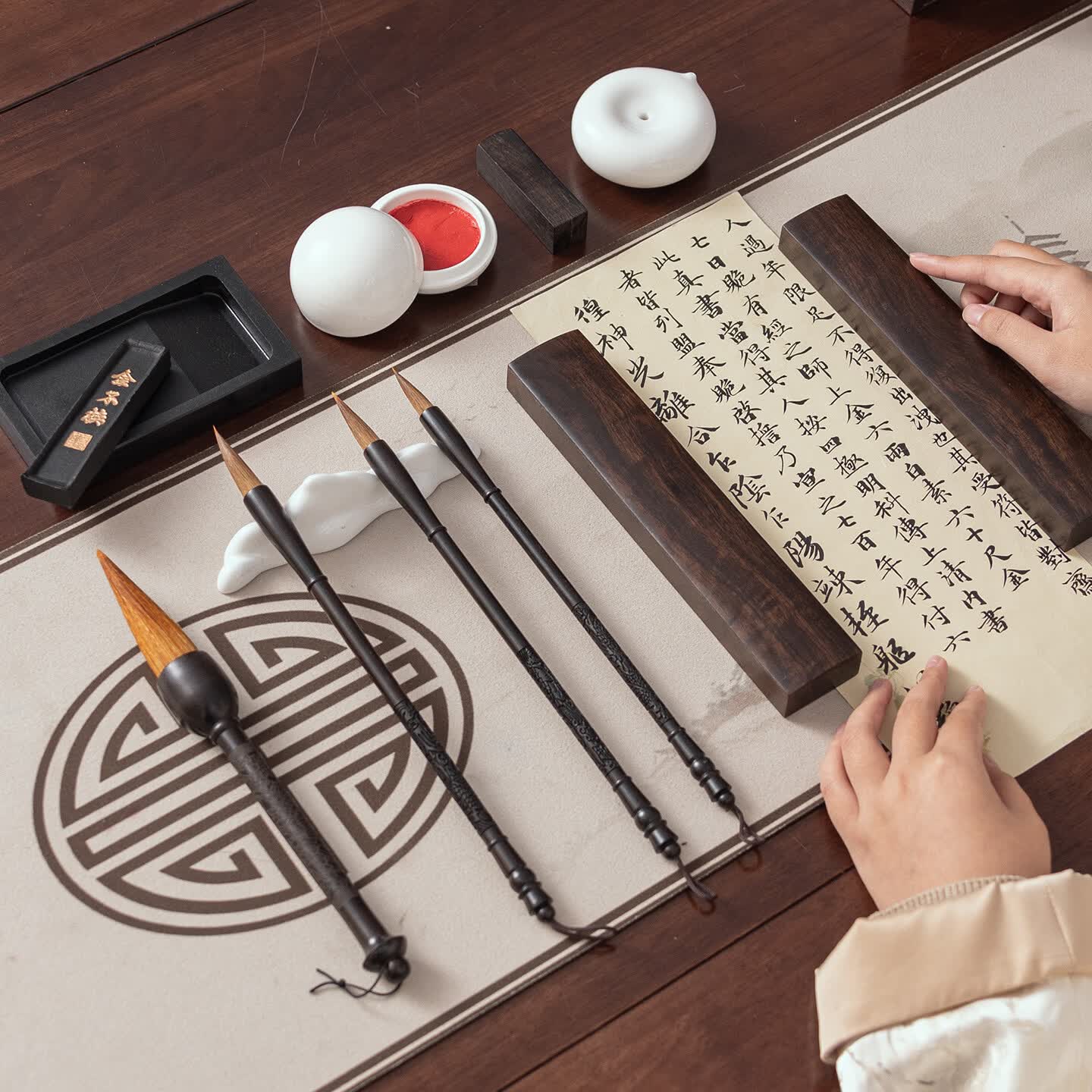 玉水湖文房四宝套装毛笔专业级笔墨纸砚全套兼毫成人书法初学入门小学生初学者练字专业款高端青瓷砚台 山河万里-全套款